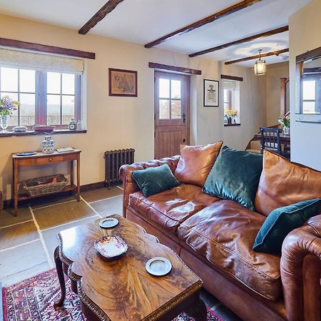 Charming Country Cottage With Outdoor Bath And Historic Setting, Brecon Beacons Retreat Llangadog Екстер'єр фото