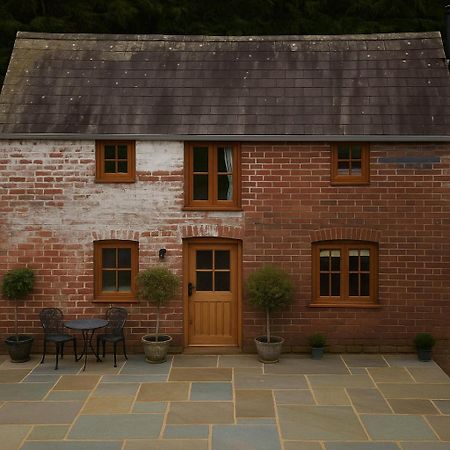 Charming Country Cottage With Outdoor Bath And Historic Setting, Brecon Beacons Retreat Llangadog Екстер'єр фото
