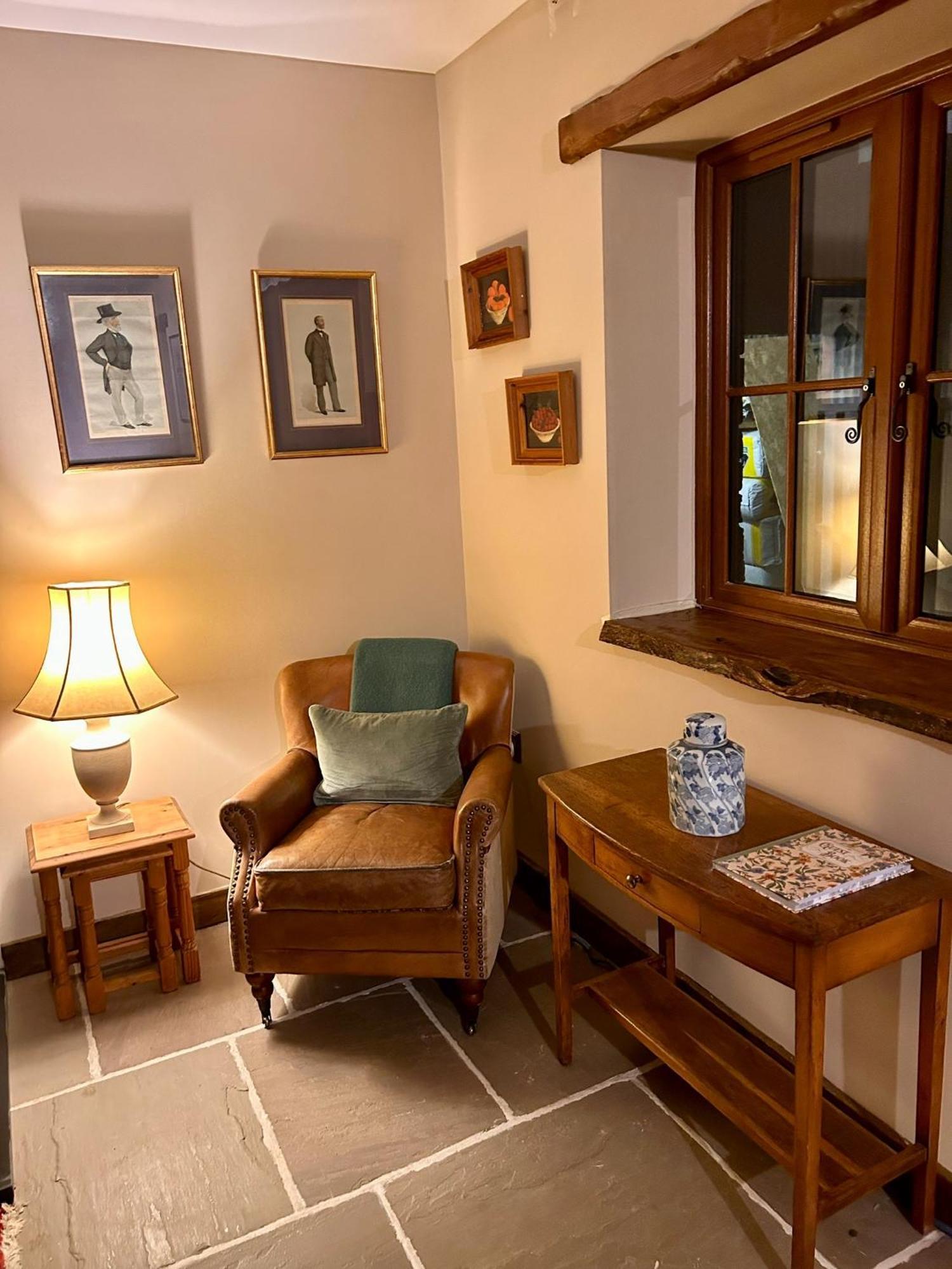 Charming Country Cottage With Outdoor Bath And Historic Setting, Brecon Beacons Retreat Llangadog Екстер'єр фото